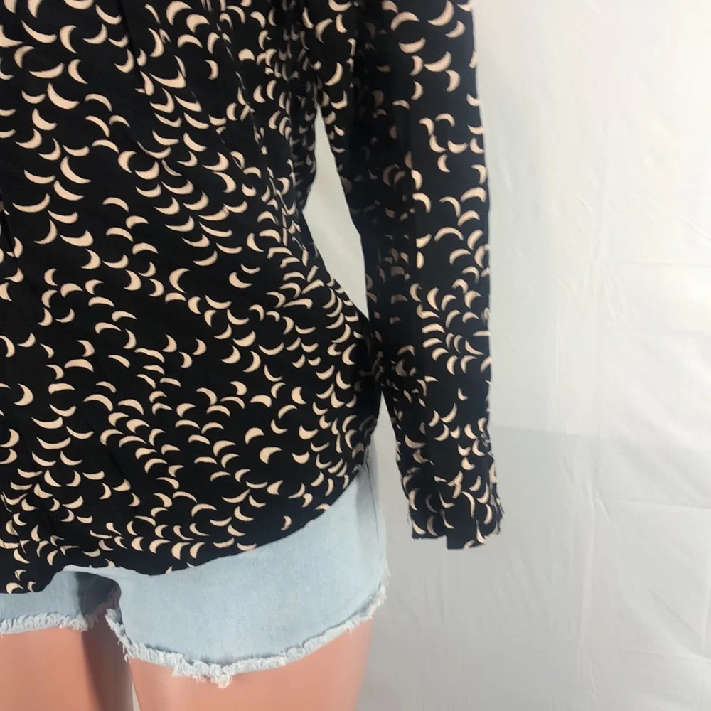 Vince Camuto Medium blouse long sleeve - Picture 6 of 14